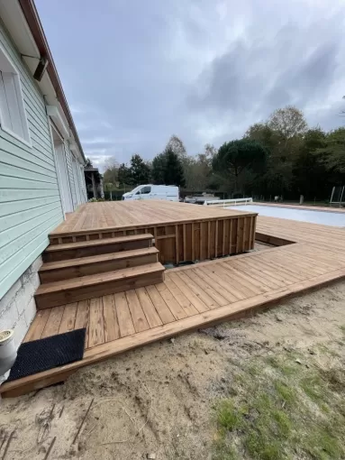 Construction d’une terrasse bois sur élevée en Pin US à Pontonx, Orthez, NR Construction Bois