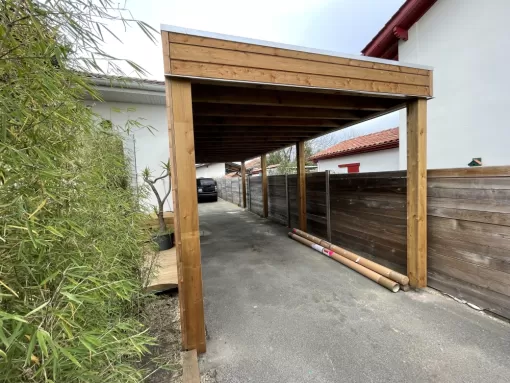 Conception et fabrication d'un carport en bois à Bayonne, Orthez, NR Construction Bois